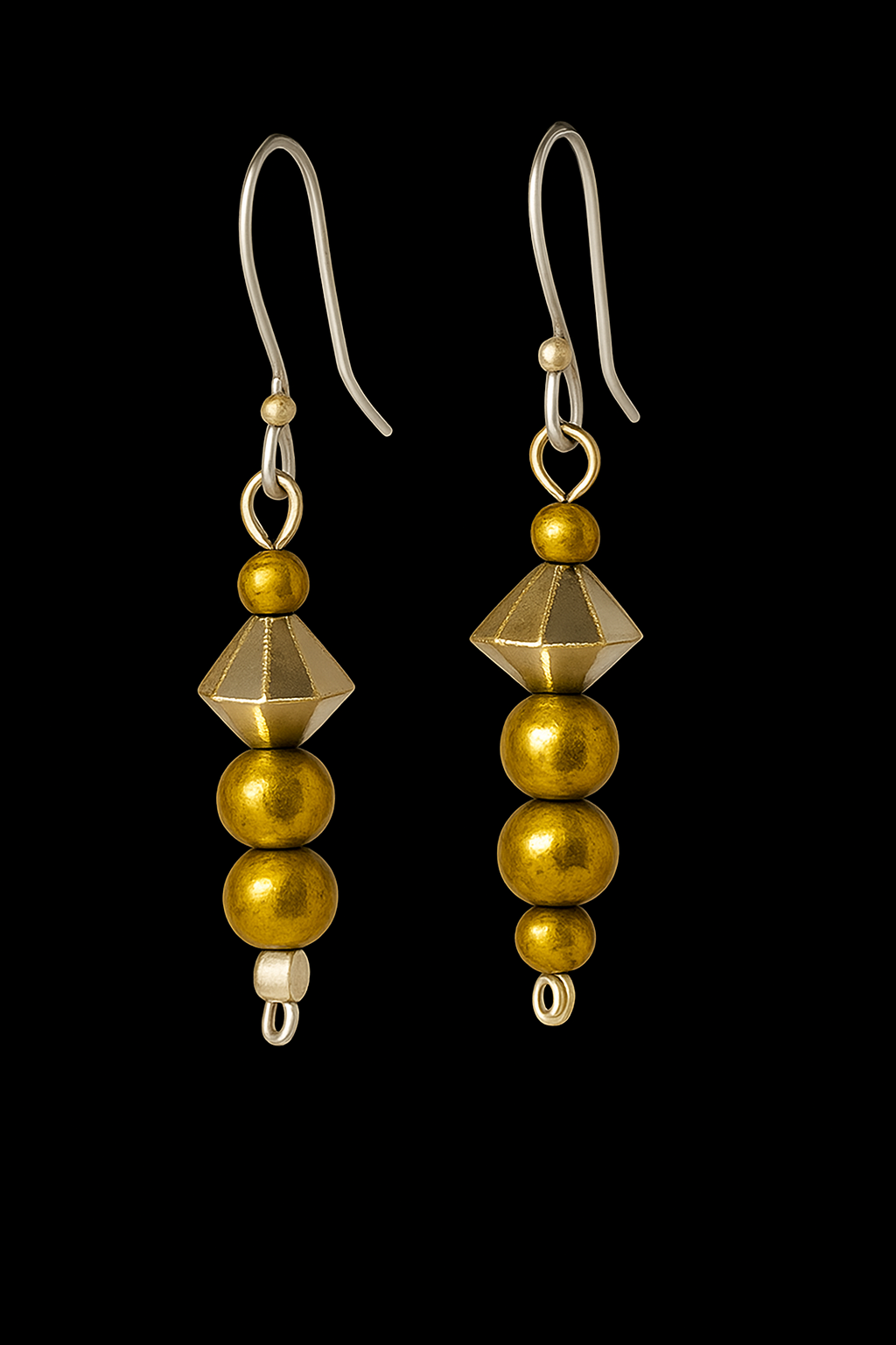 Dreier Goldperlen Ohrringe