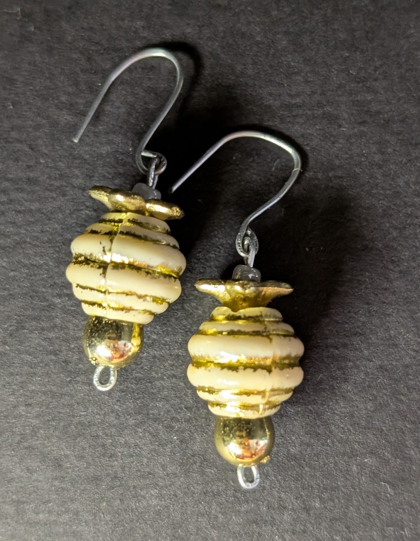 Goldene Mars Ohrringe