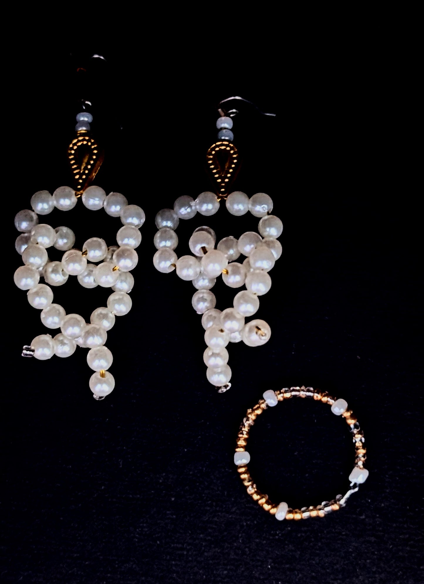 Perlenohrring mit Ring