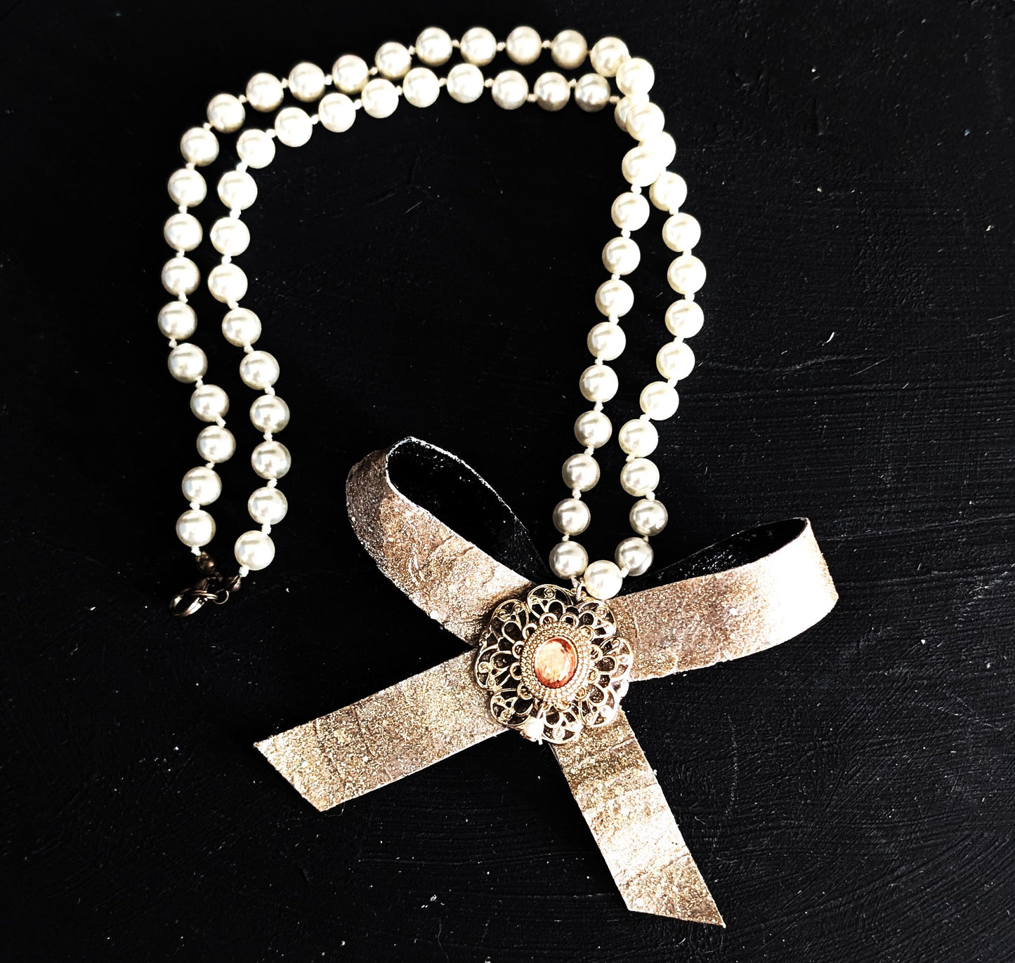 Goldschleife Halskette Perlen