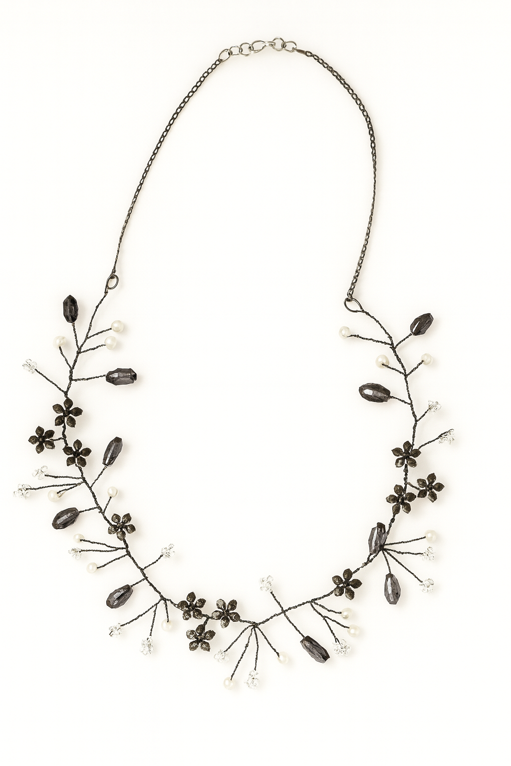 Schwarze Blüten Kette