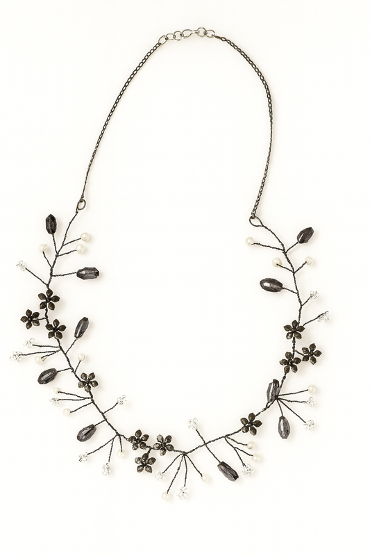 Schwarze Blüten Kette