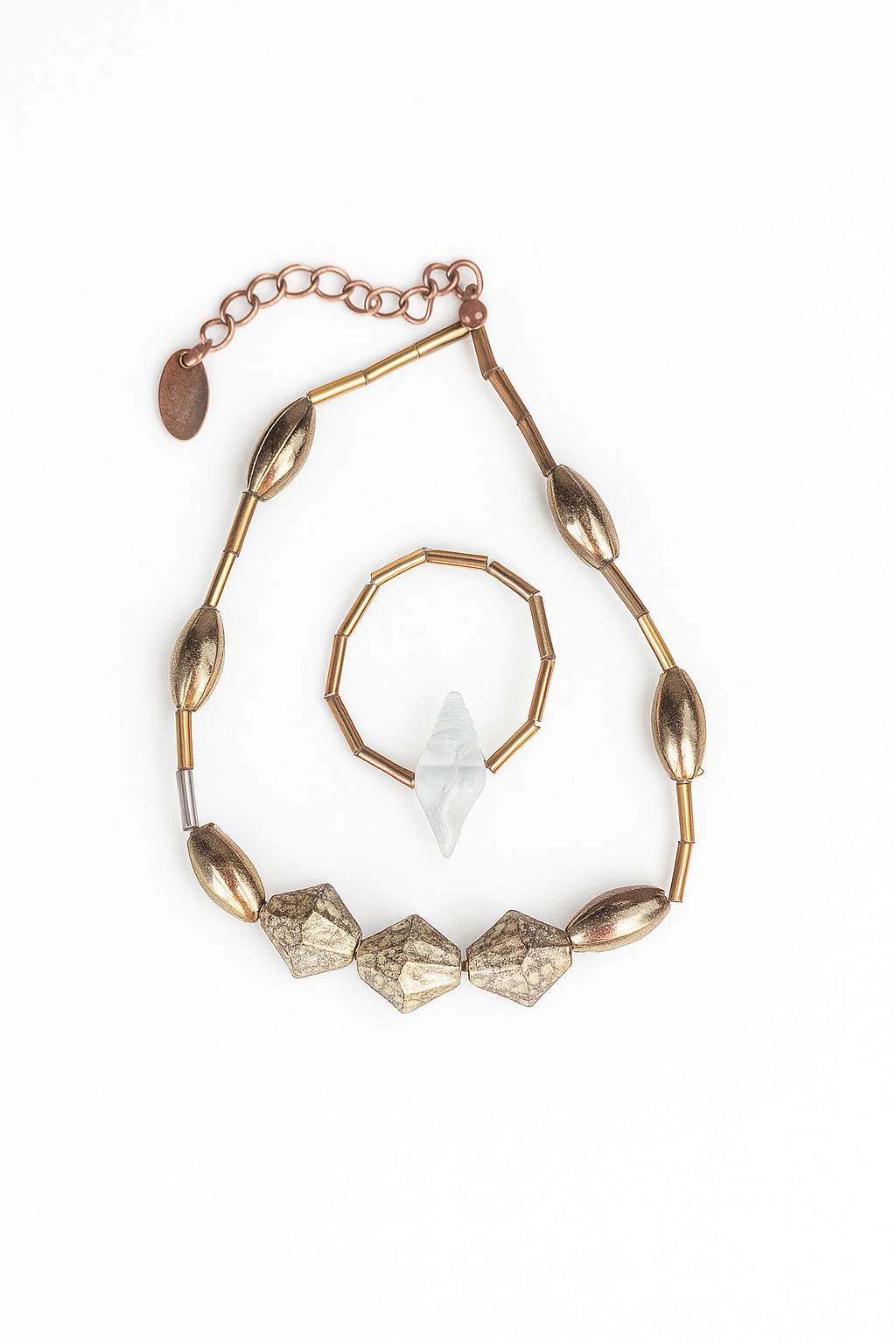 Abstraktband mit Ring