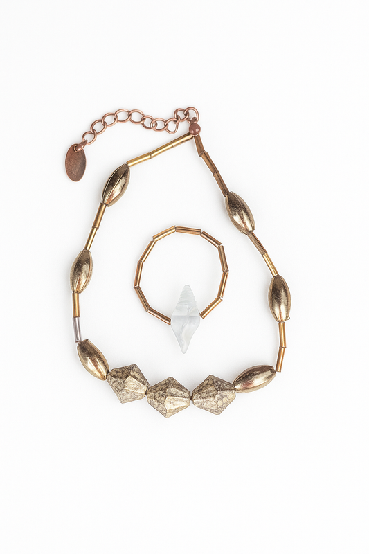 Abstraktband mit Ring